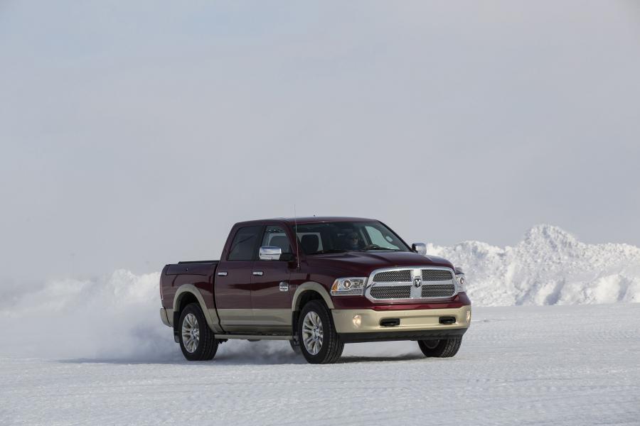  Dodge Ram 1500 Laramie Longhorn Crew Cab 2013 года  (фото 8 из 24)